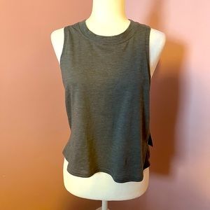 NWT Athleisure Crop-Top